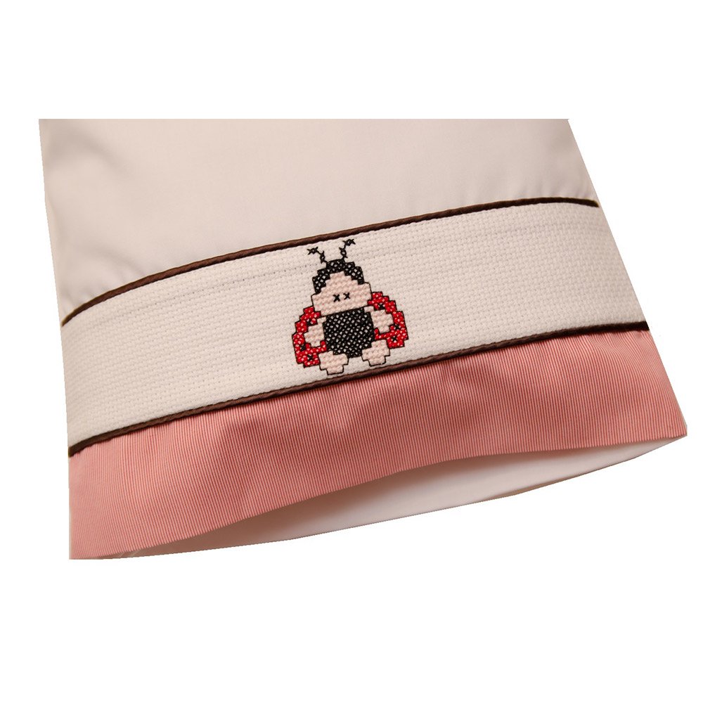 almohada mariquita roja