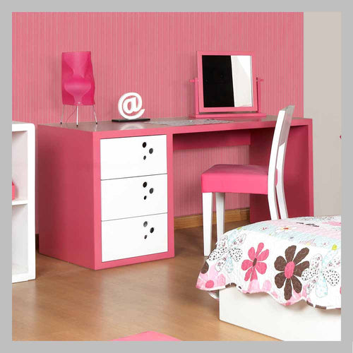 escritorio con cajones rosados