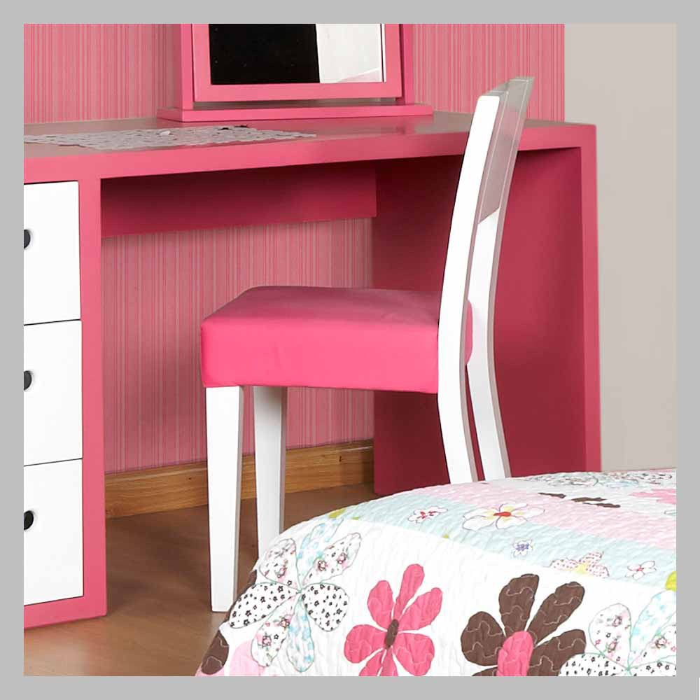 silla moderna tapizada en rosado
