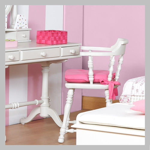 silla con brazos blanca para ninna