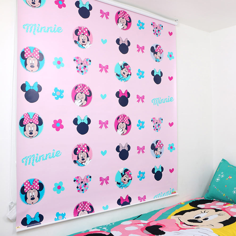 cortina enrollable diseno minnie pink  en tela screen 1 60 ancho x 1 80 alto