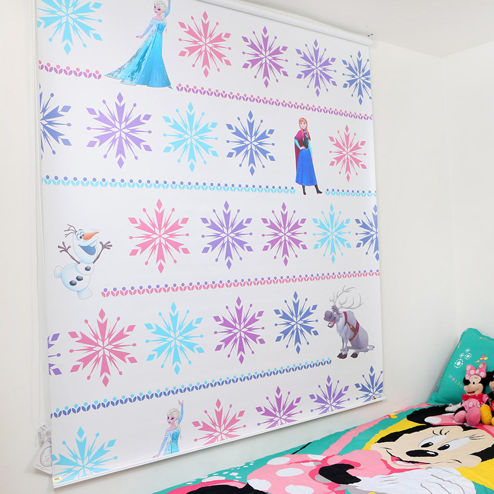 cortina enrollable diseno frozen sister en tela blackout  1 60 ancho x 1 80 alto