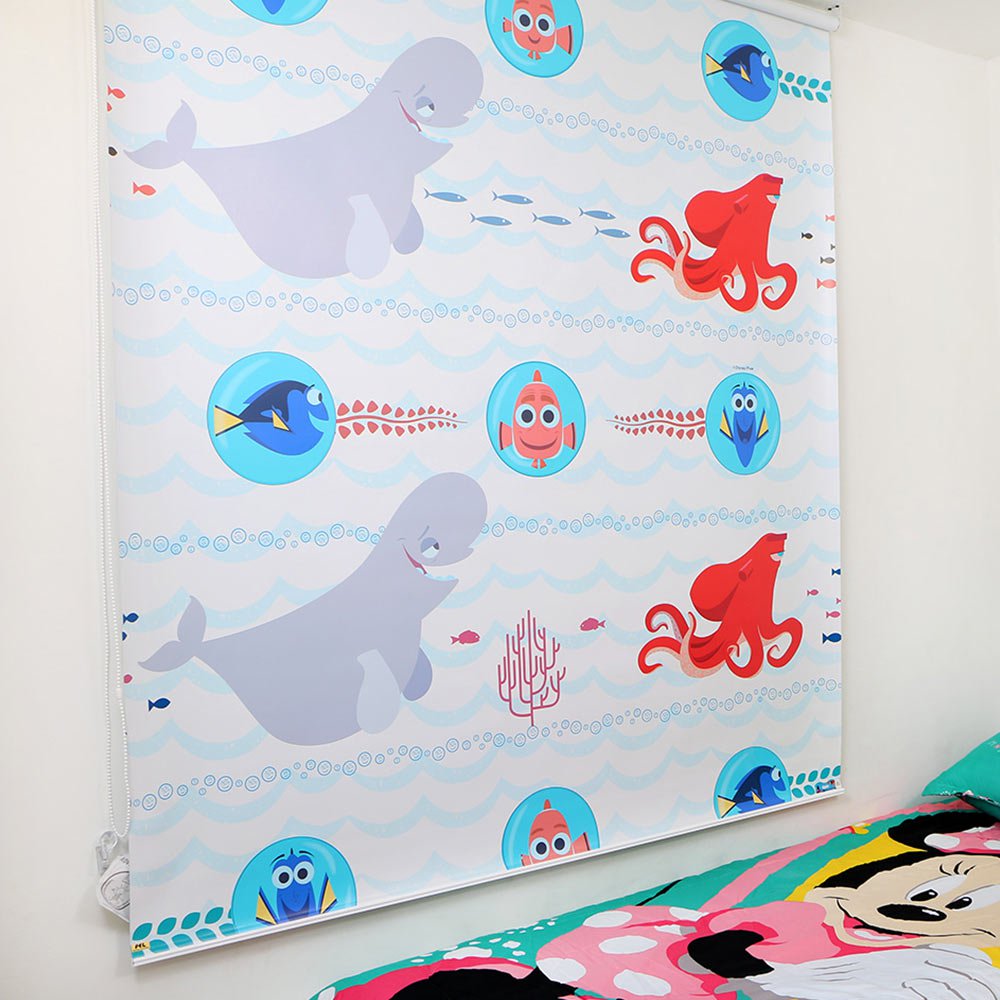 cortina enrollable diseno dory friends  en telablackout 1 20 ancho x 1 80 alto