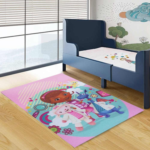 alfombra infantil doctora juguetes 67 x 120 cm diseno 1 vertical